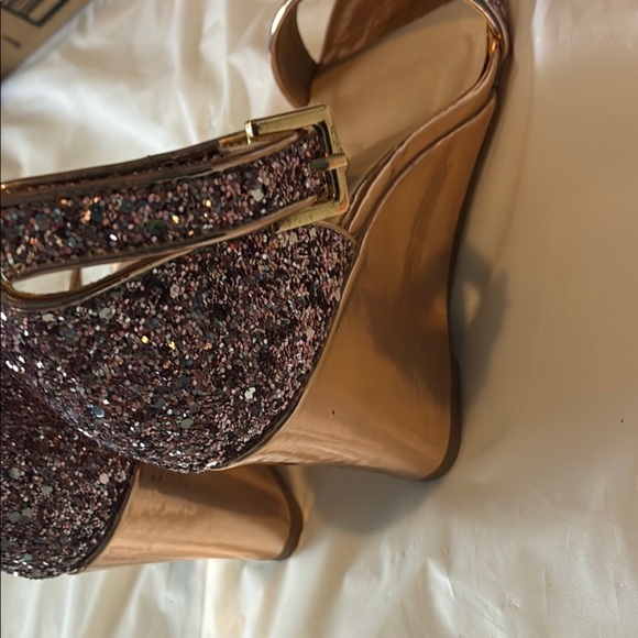 Elegant Pink and Gold Heels with Glittery Ankle Strap​ - Picture 9 of 10